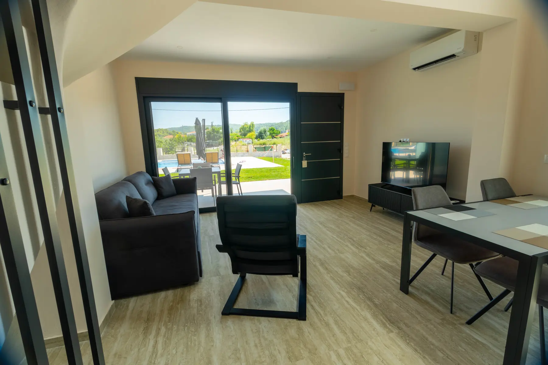 AMMOS residence — photo 2